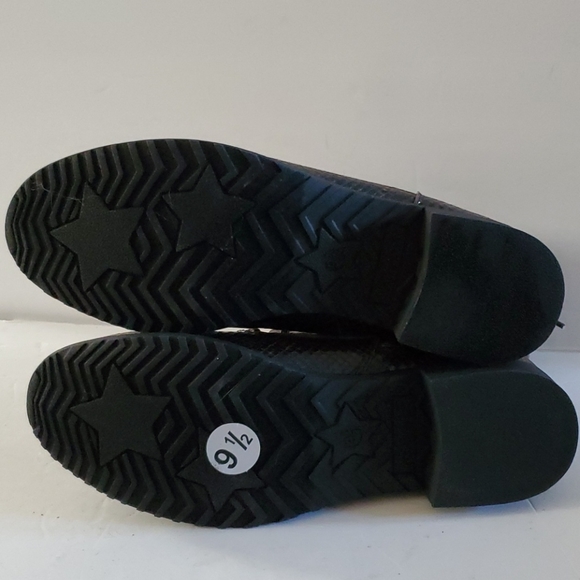 White Mountain Faux Snakeskin Combat Boots Size 9.5 EUC - Picture 6 of 9